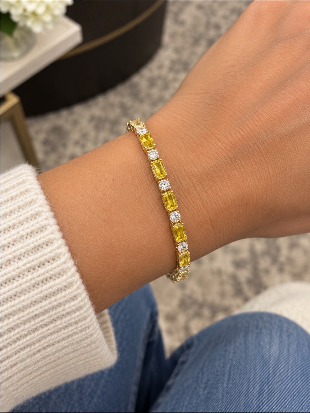 NWOT - Beautiful Fashion Bracelet with Clear and Yellow Stones -Gold